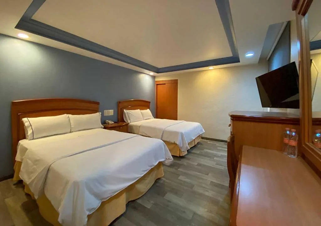 Double Room with Two Double Beds — Hotel San Diego